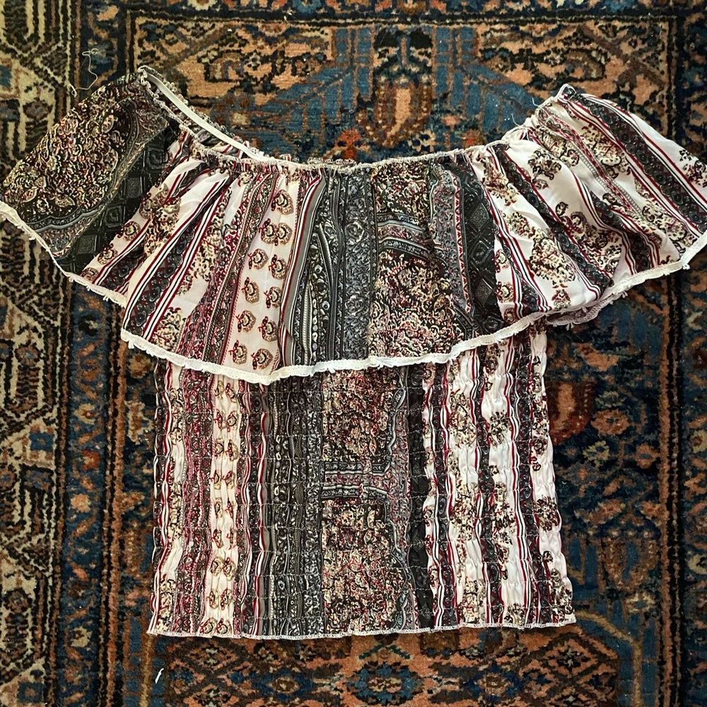 Medium Sized Bohemian Raga shirt 🖤